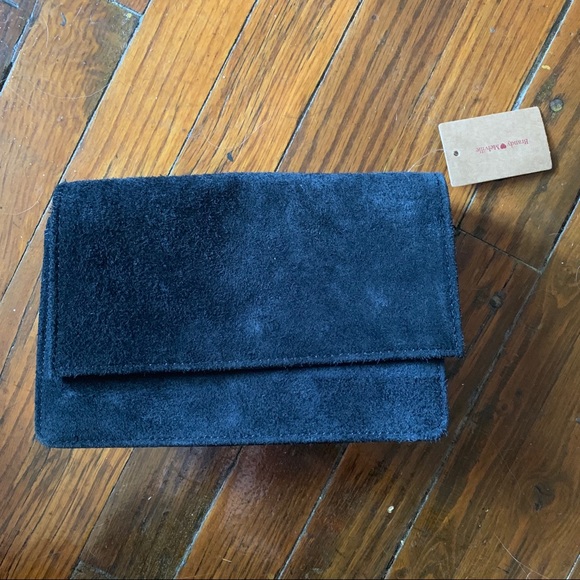 Brandy Melville Handbags - 🌑 NWT Brandy Melville Suede Clutch 🌚